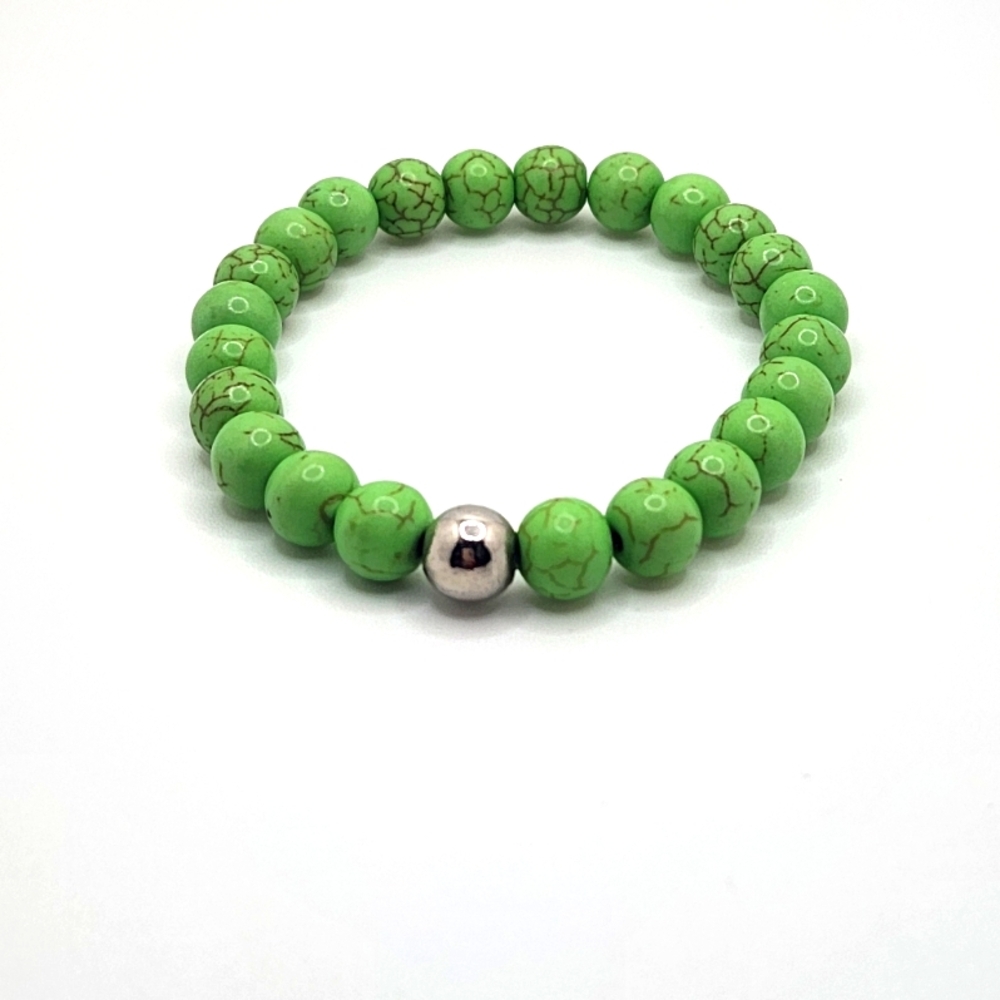NWOT Beaded Green Fashion Bracelet